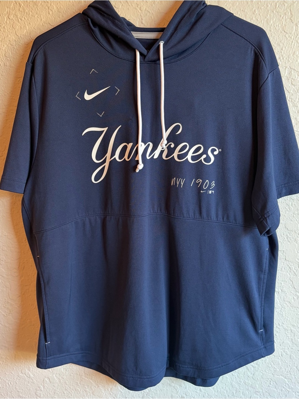 Nike New York Yankees Navy Dri-Fit Short Sleeve Hoodie - Men’s Large MLB